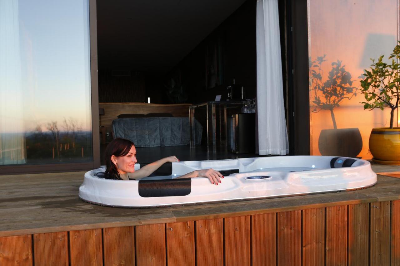 Chambres D'Hotes Le Repere Des Anges Et Spa Larnod Ngoại thất bức ảnh