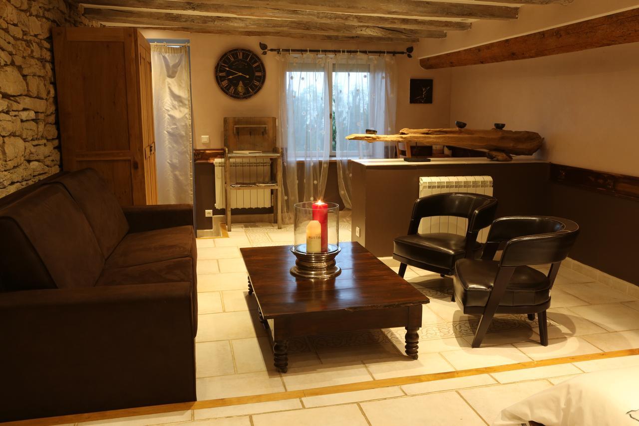 Chambres D'Hotes Le Repere Des Anges Et Spa Larnod Ngoại thất bức ảnh